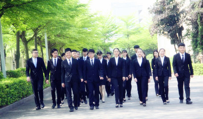 高技能人才急缺1000萬 職業教育受追捧