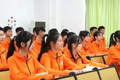 牢記使命|珠海一職實(shí)驗(yàn)學(xué)校舉行&ldquo;七一&rdquo;系列活動(dòng),向黨致敬!