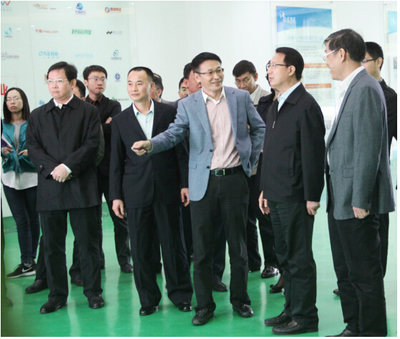 市長、書記親臨南方IT學院，送上特禮關懷與鼓勵